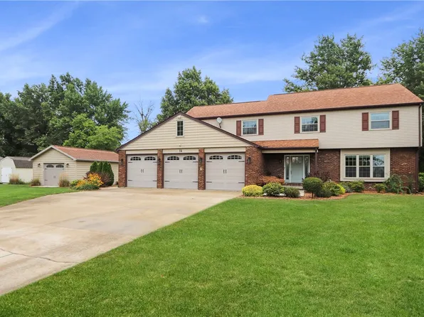 14 Meadowview Est, Mattoon, IL 61938