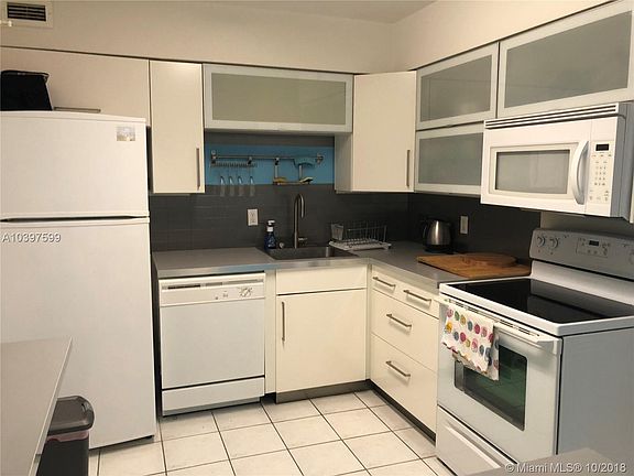 4th image of 5161 Collins Ave APT 802