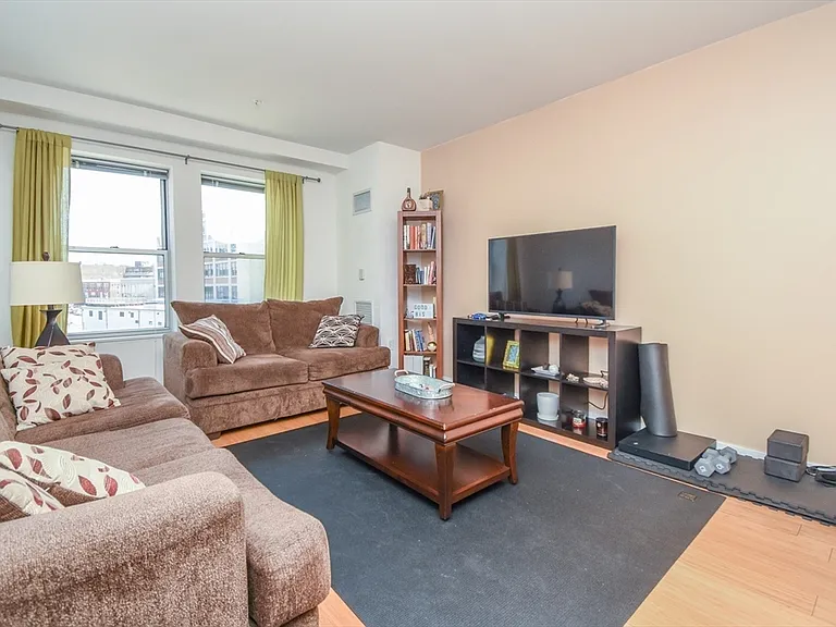 16 Miner St #303 — Photo 4