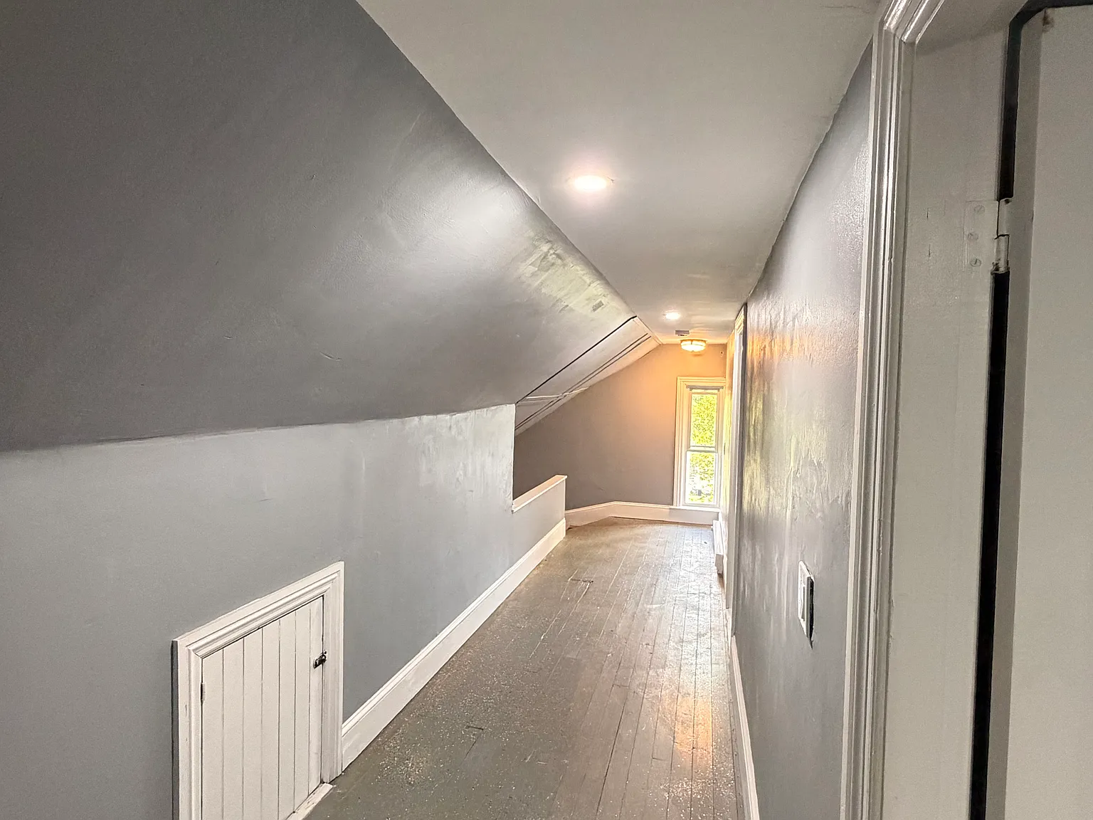 1 bed, 1200 sqft, $1,200 — Photo 1