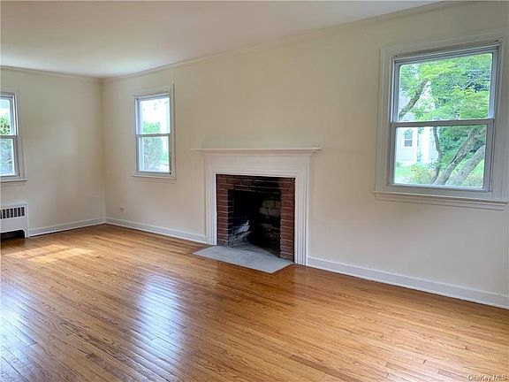 3rd image of 61 Bradford Ave