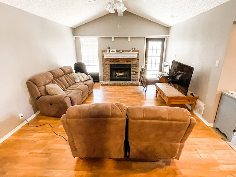 1213 Hyde Park Blvd #B — Photo 7