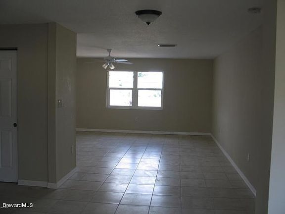 3rd image of 1021 Porpoise Dr