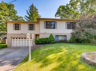 356 Hiawatha Dr, Lake In The Hills, IL 60156