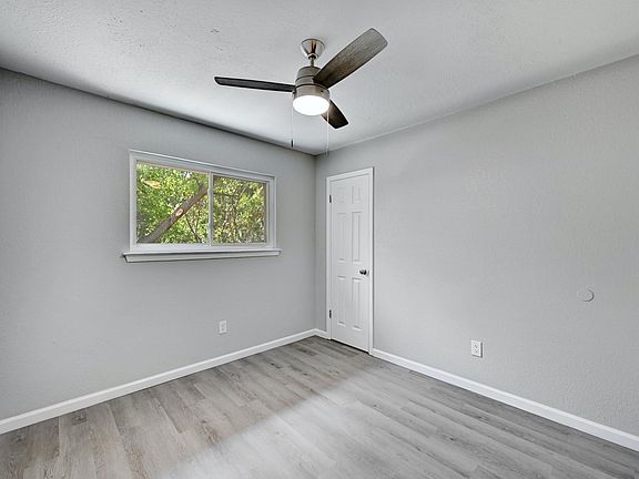 4th image of 2121 Trede Dr