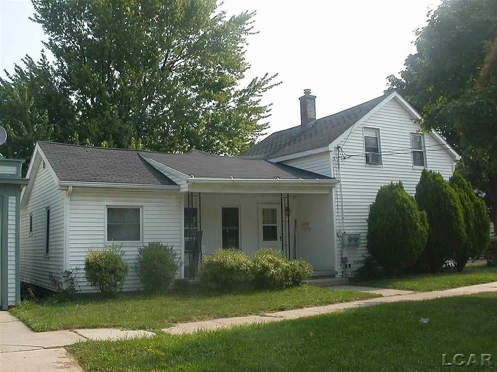623 E Front St photo 1