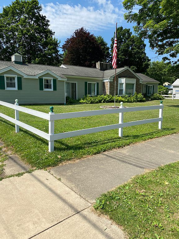 472 E South St - Property Image