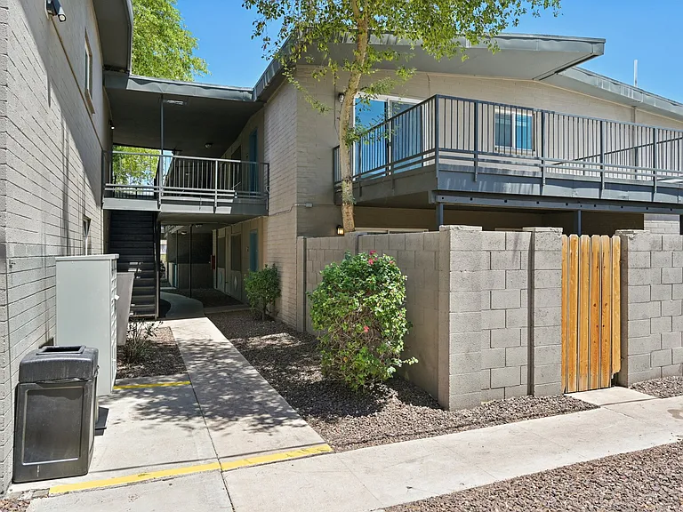 Cornell Apartments — Photo 9