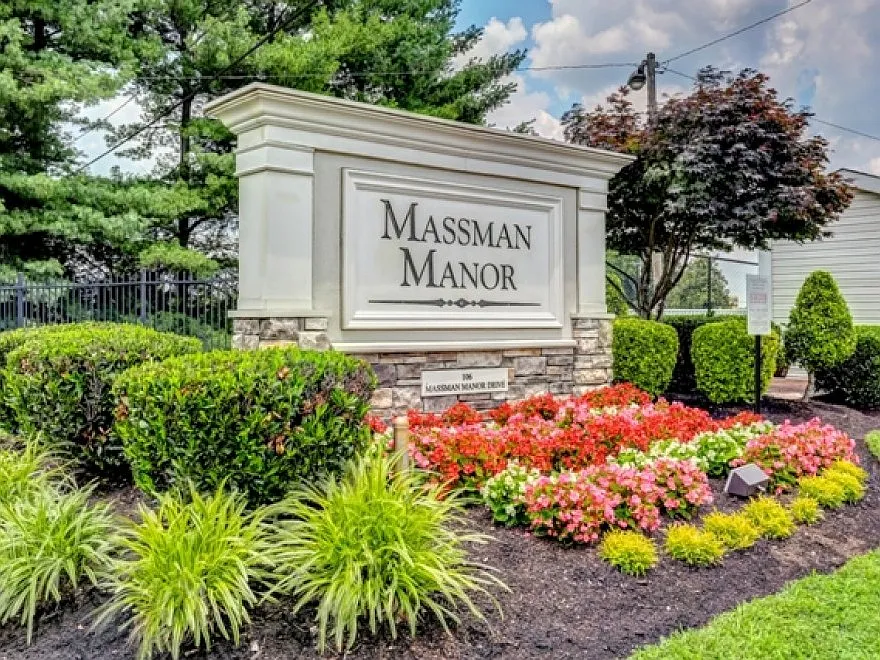 Massman Manor & Starlight Apartment — Photo 2