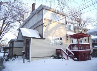 62 Lincoln Ave, Riverside, IL 60546