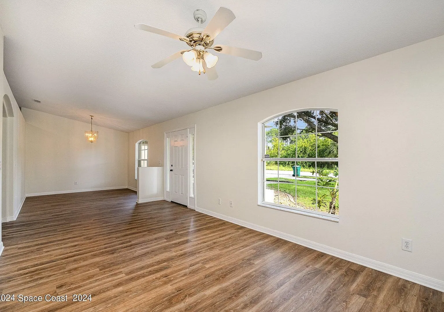 4295 Kings Hwy — Photo 3