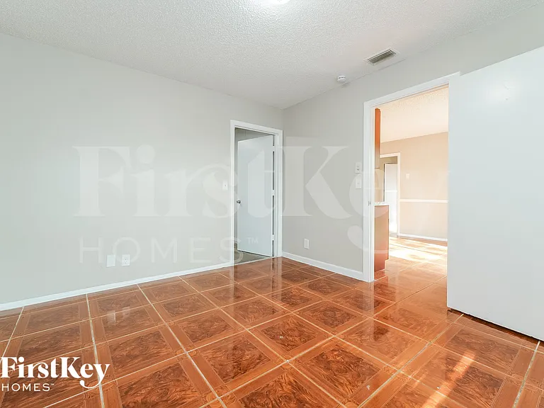 6004 Westfall Rd — Photo 15