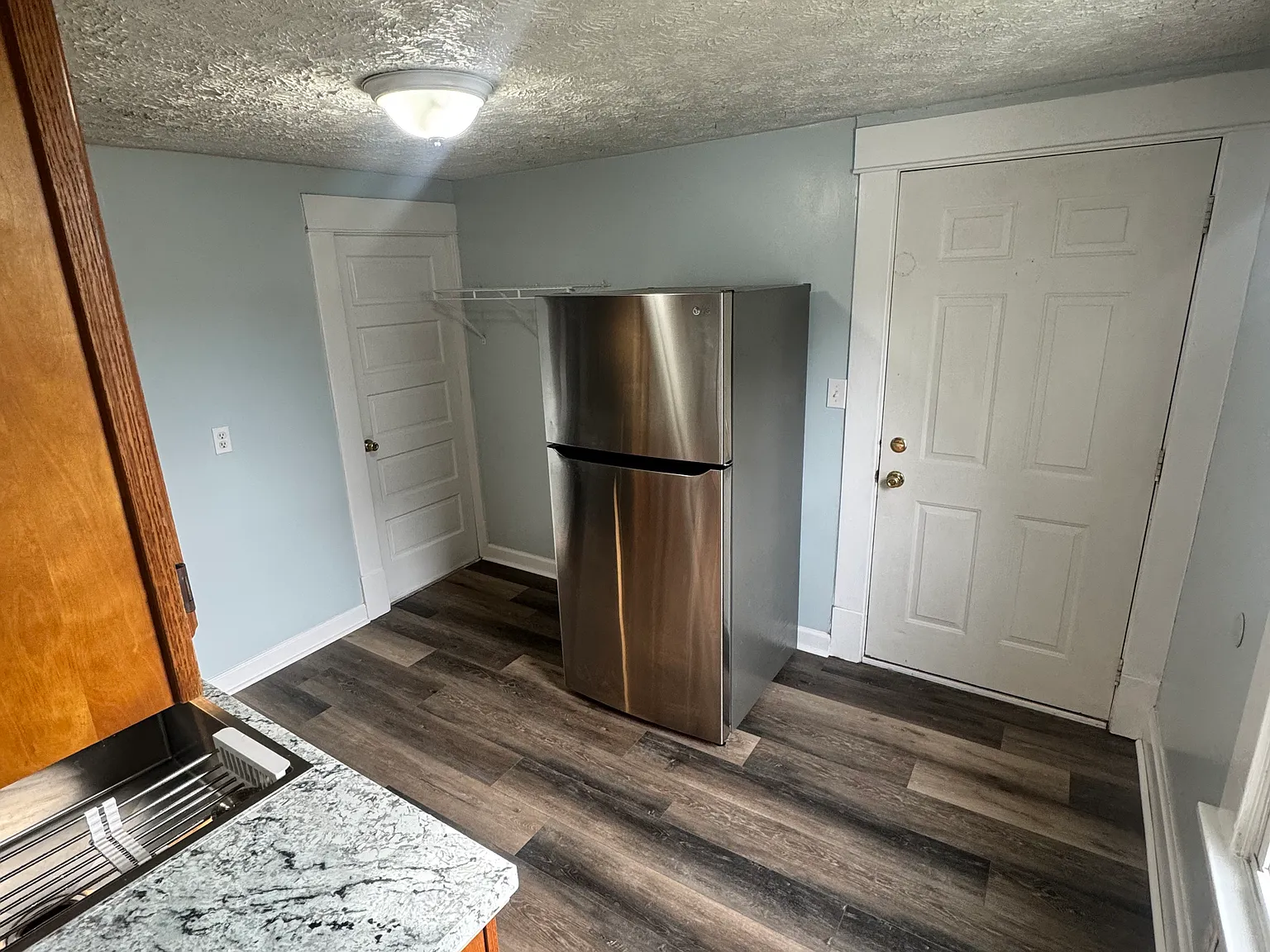 2 bed, 1100 sqft, $1,600 — Photo 2