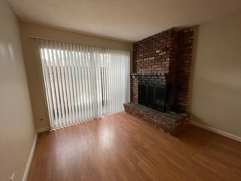 2811-15 E Street — Photo 14