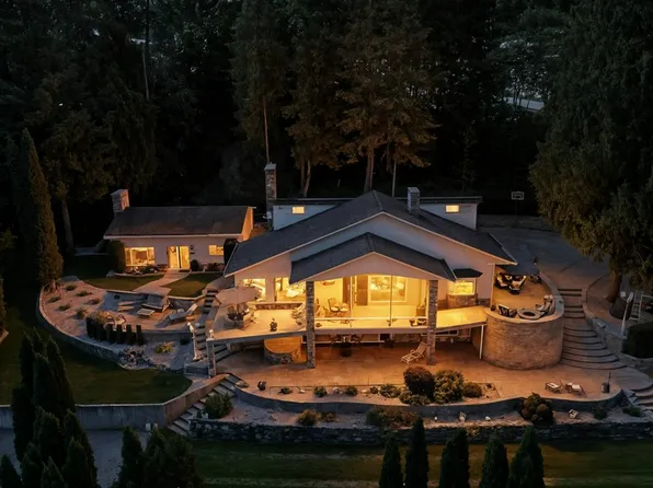 4842 Sunnybrae Canoe Point Rd, Columbia Shuswap, BC V0E 2X1