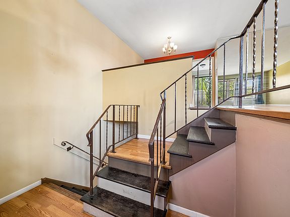 2nd image of 425 Monet Cir #425