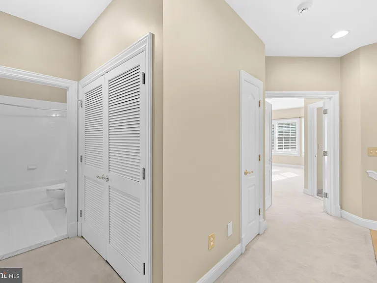 5237 Bessley Pl — Photo 65