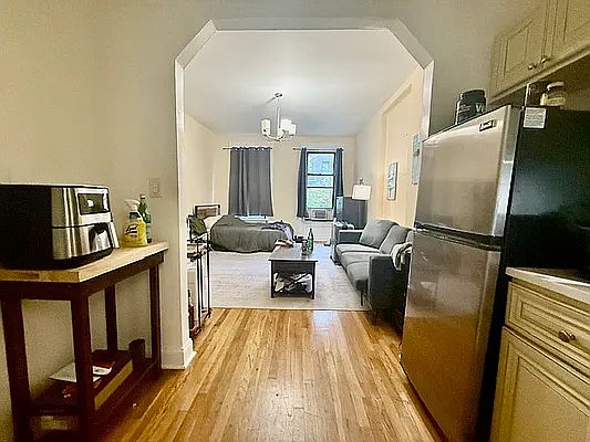 2nd image of 414 E 78th St APT 2A