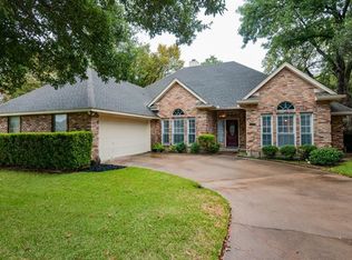 1208 Spargercrest Dr, Bedford, TX 76021