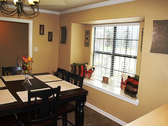 3rd image of 1829 Swan Ln