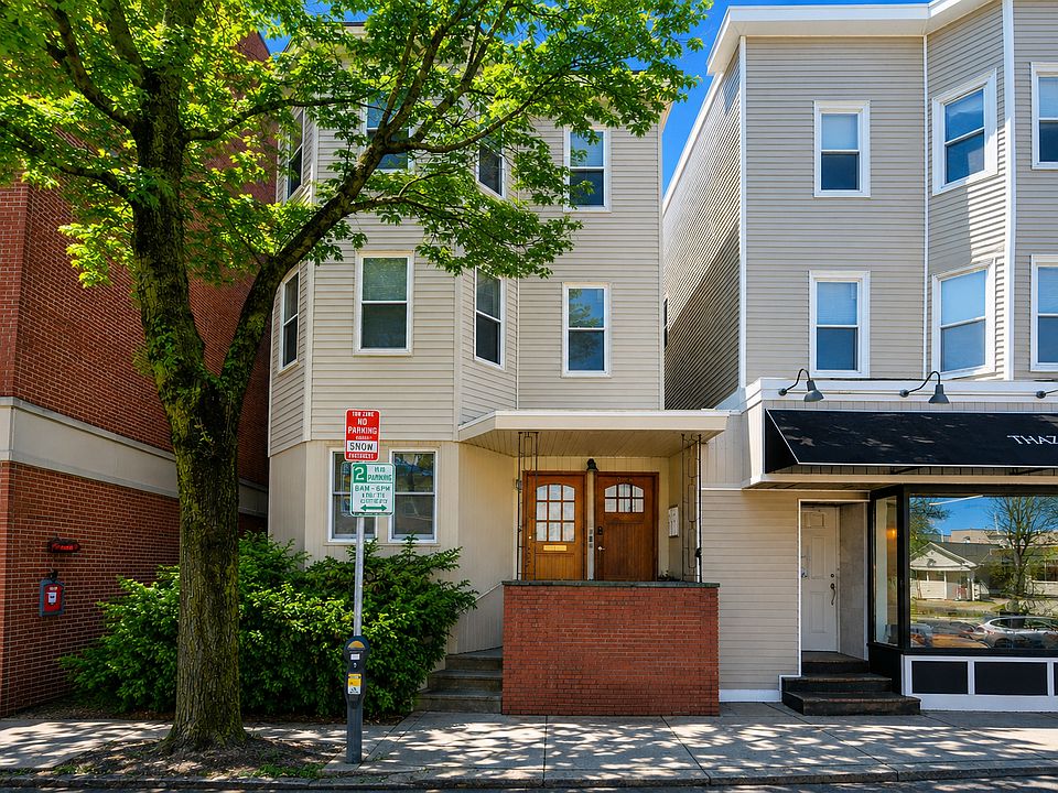 1st image of 956 Cambridge St #3