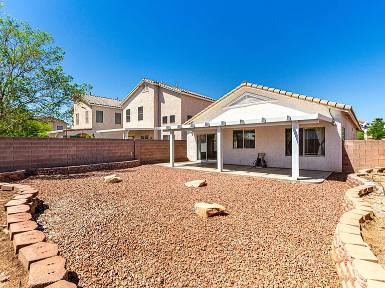 5856 Golden Wing St — Photo 32