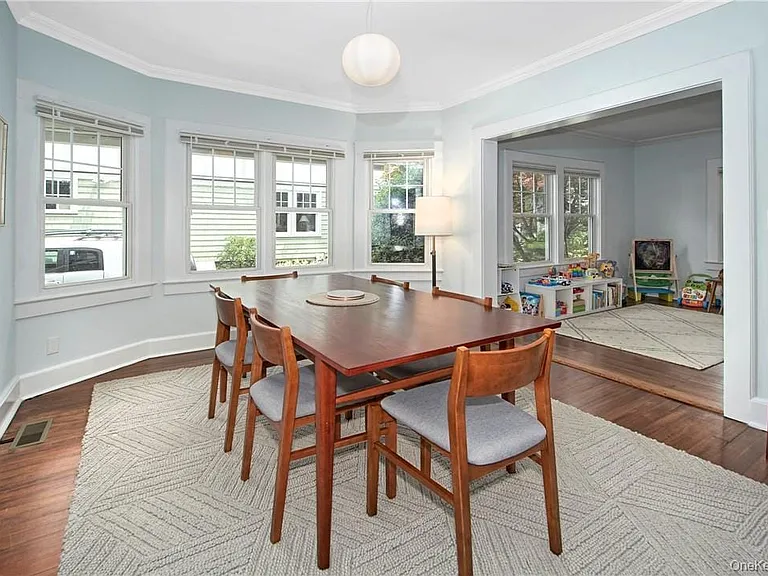 18 Elmwood Ave — Photo 10