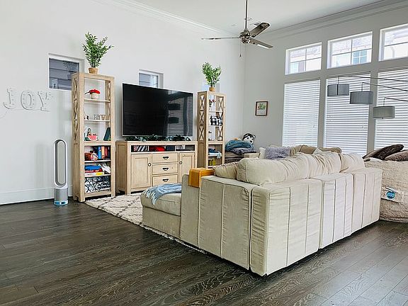 18'x19' living room