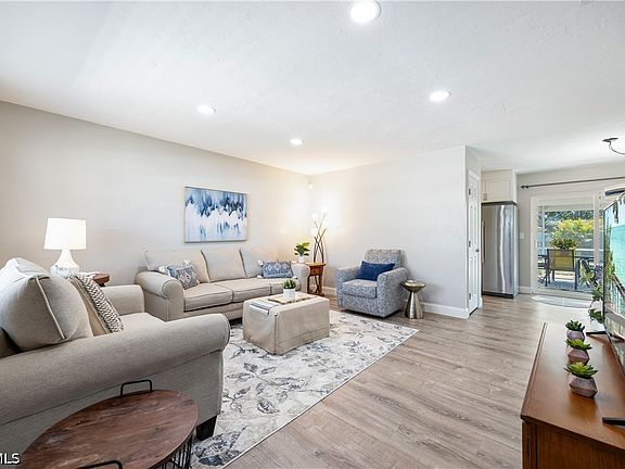5th image of 2138 Dominica Ave