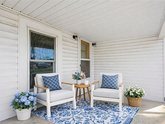 5th image of 2221 Gerringer Mill Rd