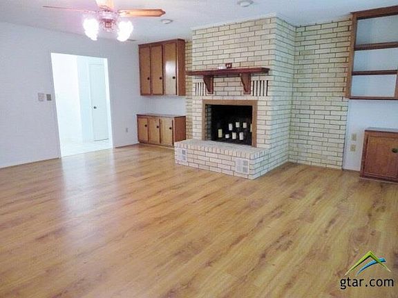 4th image of 1208 Horseshoe Dr