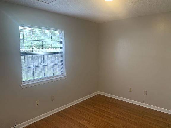 4th image of 34 Cape Dr NW