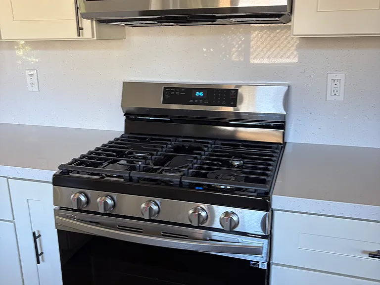 446 Semple Ave — Photo 8