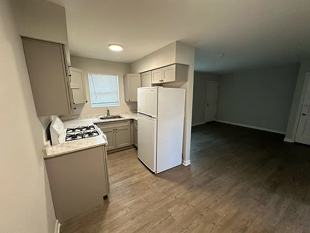 1620 N English St #G — Photo 4