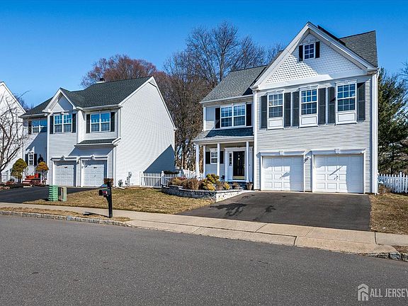 3rd image of 9 Marion Dr