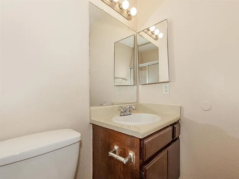 Carmel Apartments — Photo 41