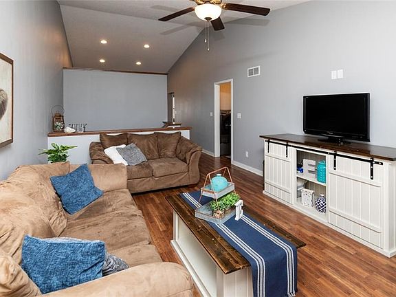 2nd image of 5805 NW 50th St
