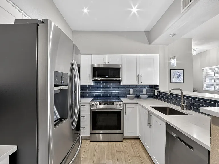 7401 W Arrowhead Clubhouse Dr #2045 — Photo 12