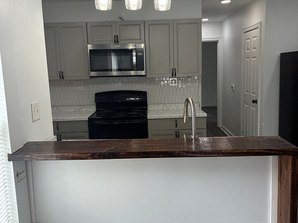 1st image of 3752 Hillside Ave #1