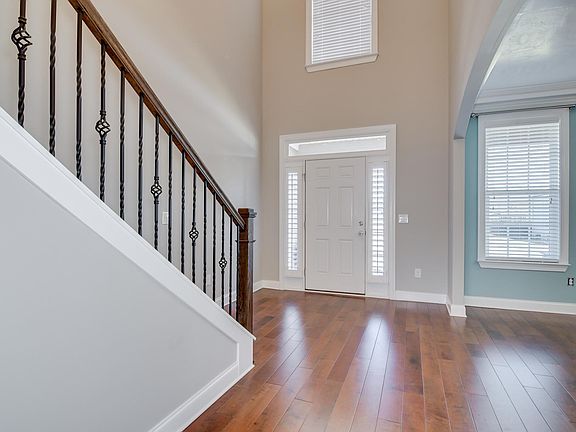 3rd image of 2509 Ravenna Ln