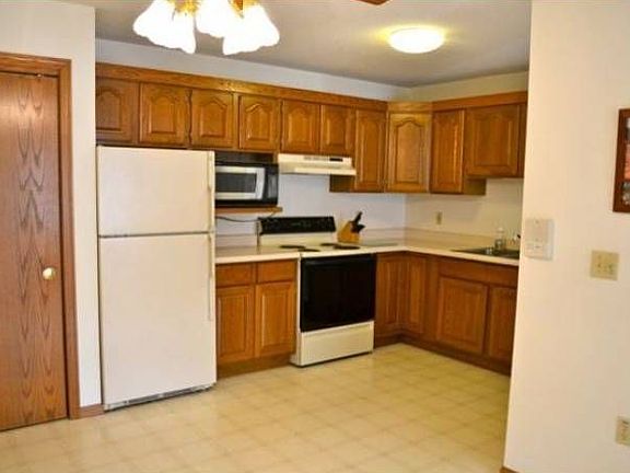 Kitchen & Dinette