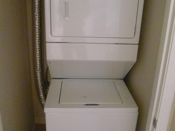 3rd image of 240 Natoma Station Dr APT 6