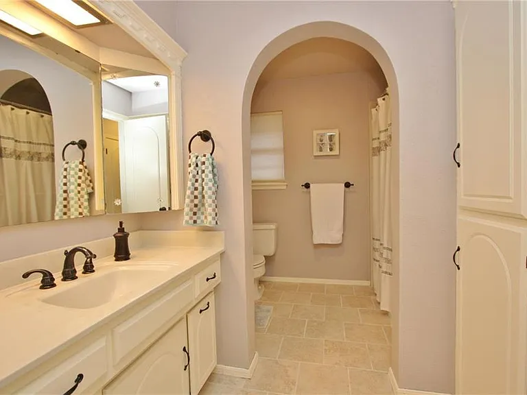 10301 Long Meadow Rd — Photo 9