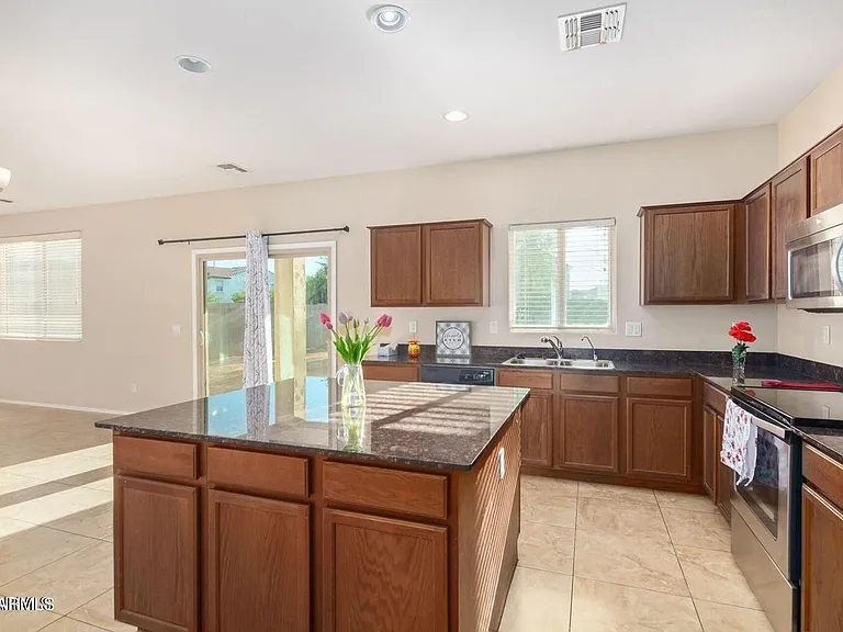 13596 N 149th Dr — Photo 5