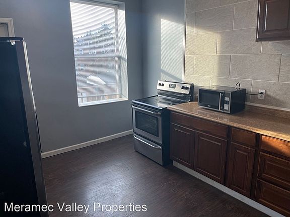 3rd image of 4309 California Ave #2F