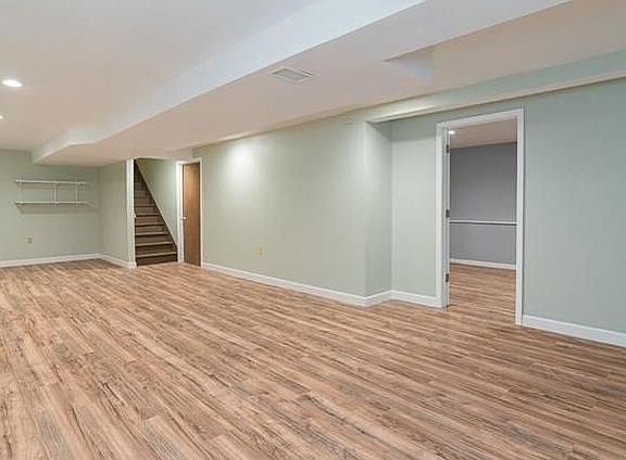 5th image of 2481 Livernois Dr