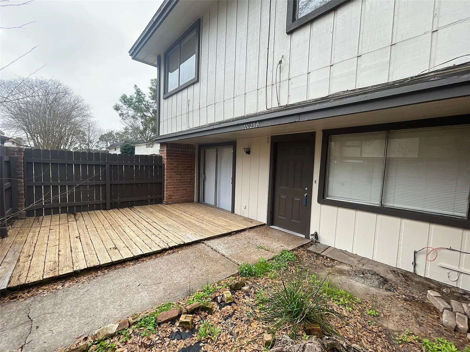 3 bed, 2.5 bath, 1300 sqft, $1,395 — Photo 2