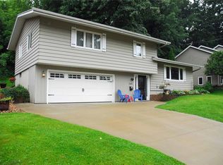 2627 Brookland Dr NE, Cedar Rapids, IA 52402