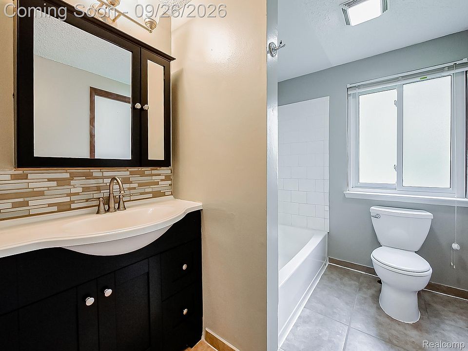 6995 Leytonstone Blvd, photo 9