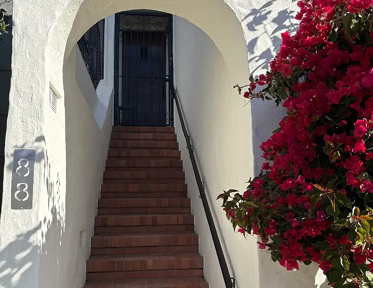 88 Juanita Way — Photo 2